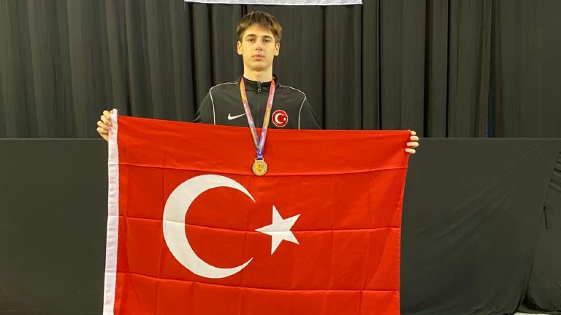 Bekir Osmanoğlu, Bosna-Hersek'te düzenlenen 23. Balkan Taekwondo Şampiyonasın da  Balkan Şampiyonu olmuştur.